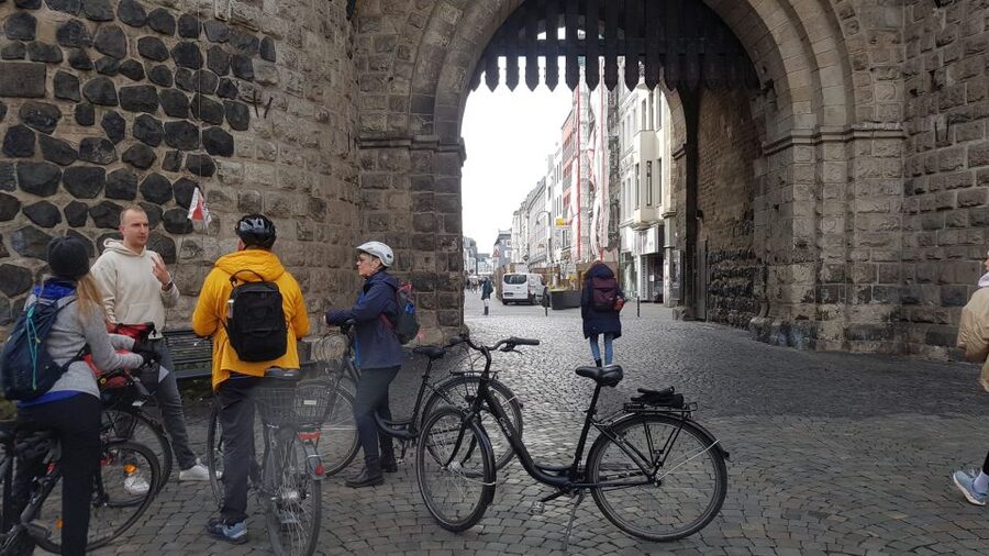 Cologne: 3-Hour Guided Bike Tour - Hohenzollern Bridge Stops, Love Locks and Cathedral Photo Angles