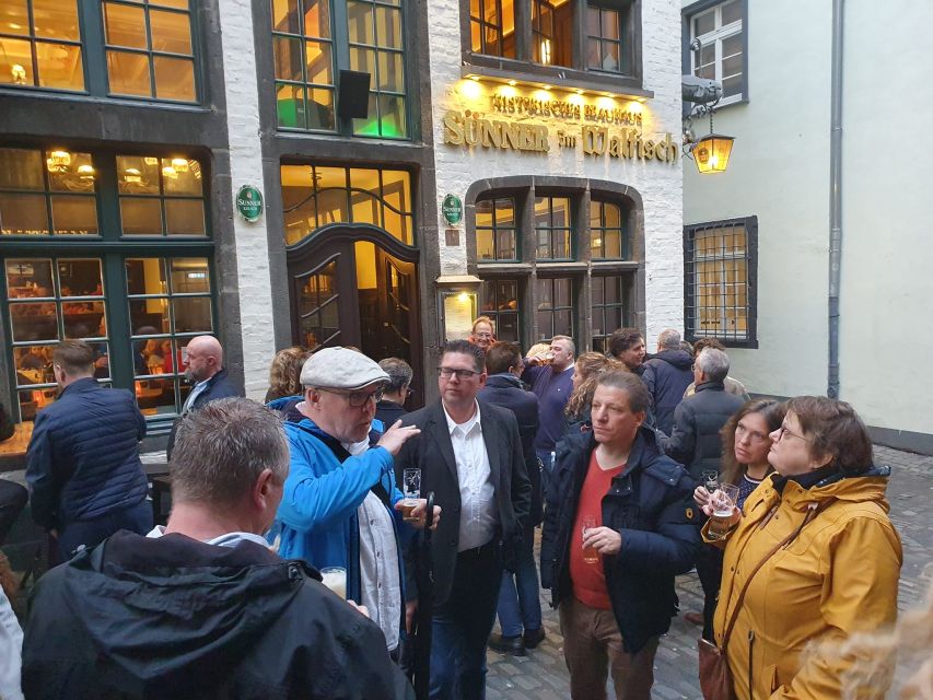 Cologne: 3 Old Town Breweries Guided Walking Tour - Walking Interlude: Ten Minutes Through Traditional Streets