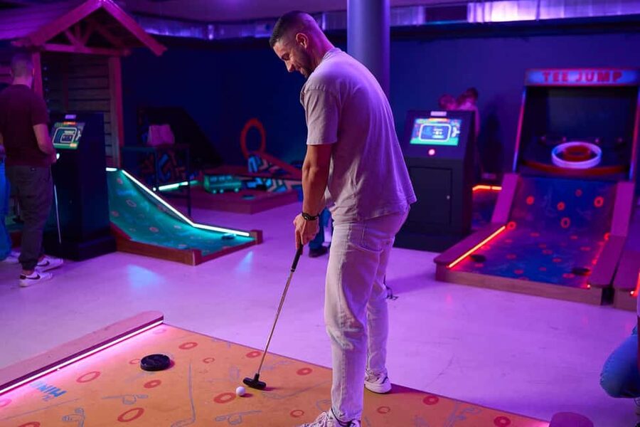 Cologne: Adventure Minigolf – Interactive tour through movie sets! - Movie and Gaming Themes That Make the Game Easier to Enjoy