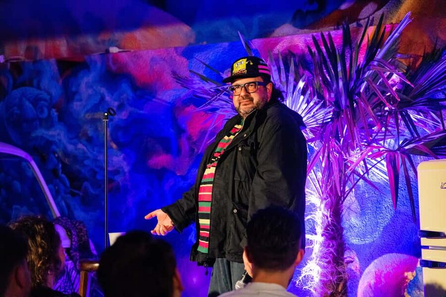 Cologne: Best Stand-up-Comedy with laugh guarantee - Where It Happens: Secret Bar H26 on Zülpicher Straße