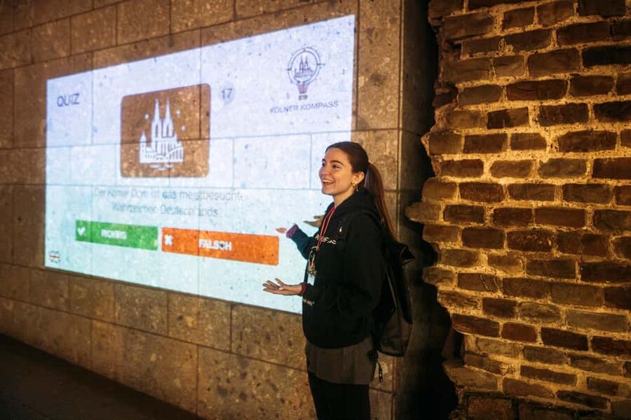 Cologne: Cologne Cathedral & Old Town in the evening – interactive tour with projector - Who this is best for in Cologne