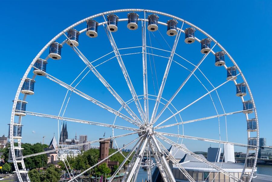 Cologne: Ferris wheel in front of the Cologne Zoo - Key Highlights at a Glance