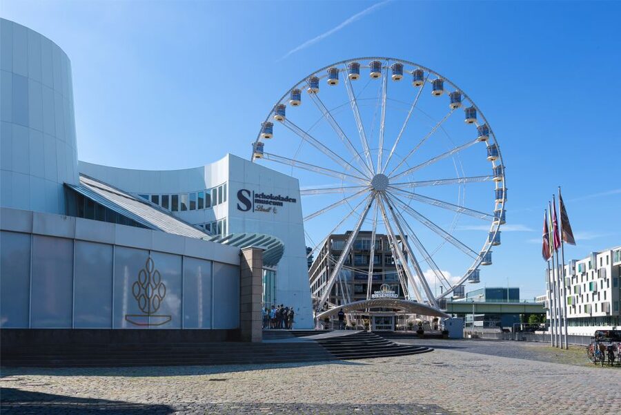 Cologne: Ferris wheel in front of the Cologne Zoo - Pair It With a Cologne Zoo Day, or Go Just for the View