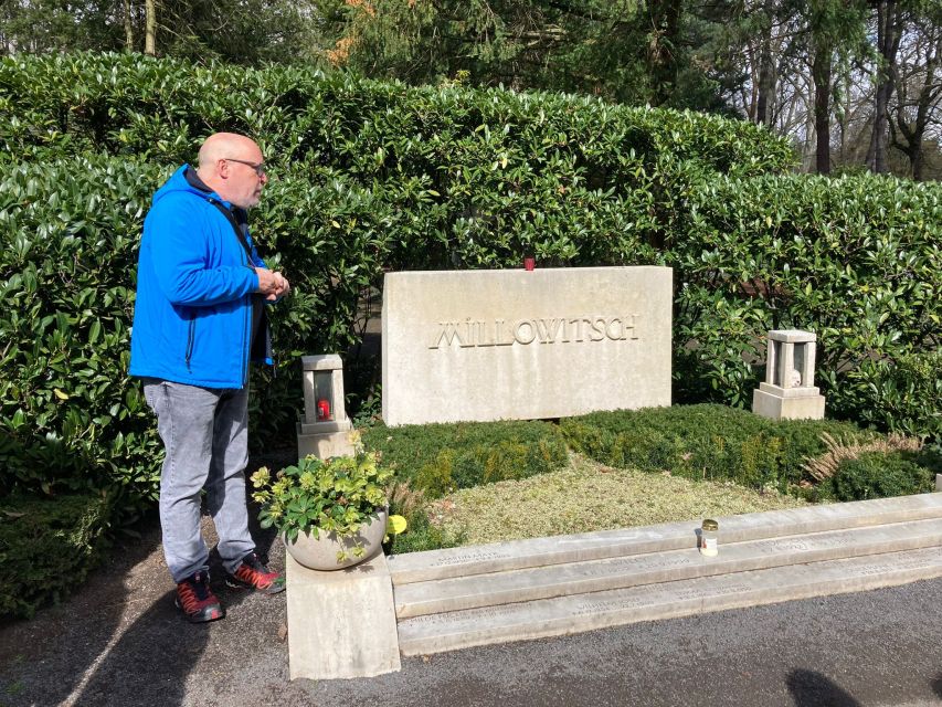 Cologne: Guided Tour of Melatenfriedhof - Melatenfriedhof: Cologne’s Quiet Past Outside the City Walls