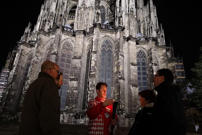 Cologne night tour "Torch tour alternative night watchman" - The Night Watchman Character: Till, Schalk, and a Comedy-History Tone