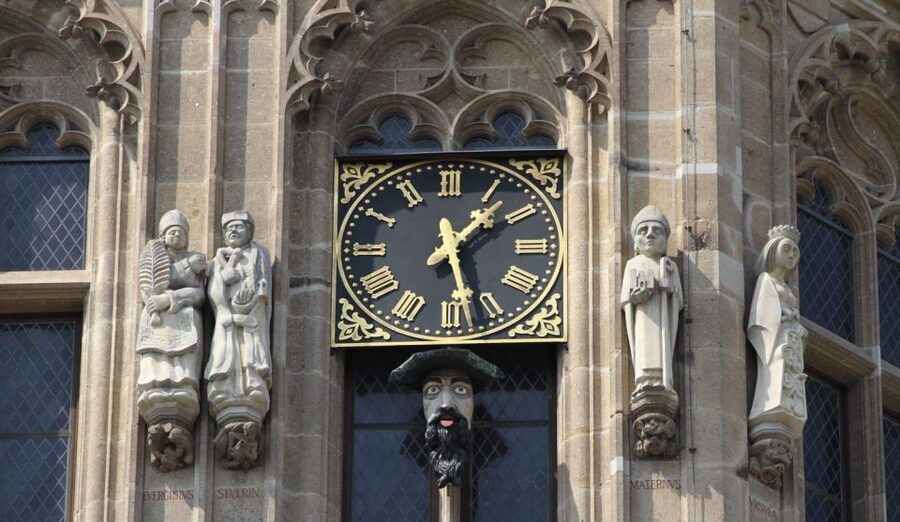 Cologne: Night Watchman Old Town Walking Tour - Alter Markt Meeting Point: Don’t Trust the Wrong Address