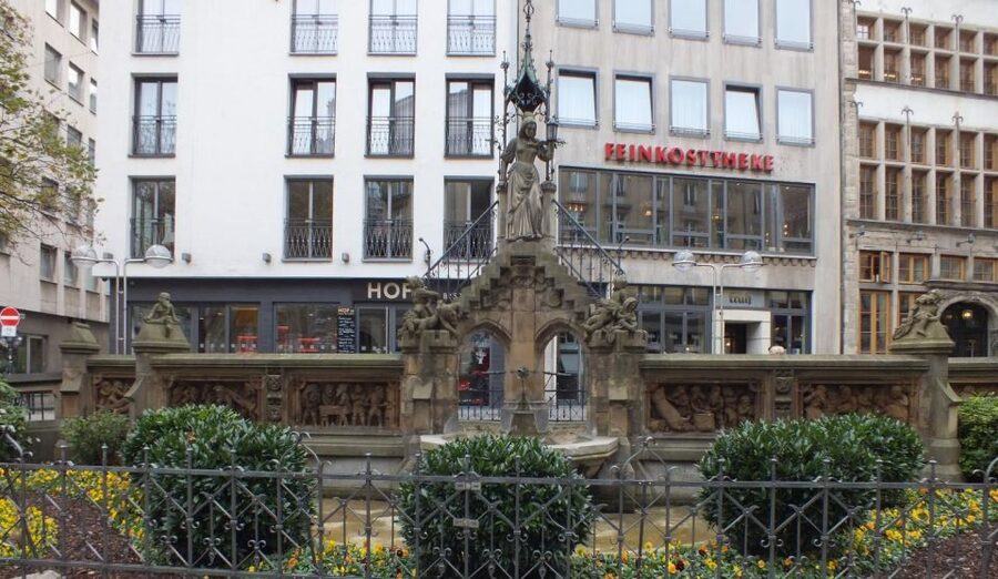 Cologne: Night Watchman Old Town Walking Tour - Price and Value at About $18: What You’re Actually Paying For