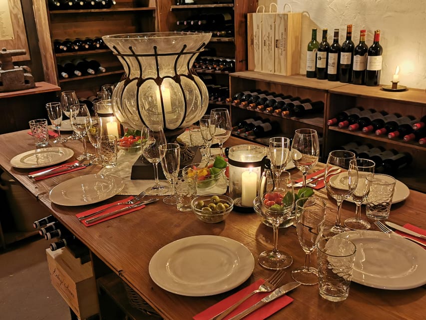 Cologne-Nippes: Gourmet wine tasting with cheese platter - The cheese platter: what to look for while you taste