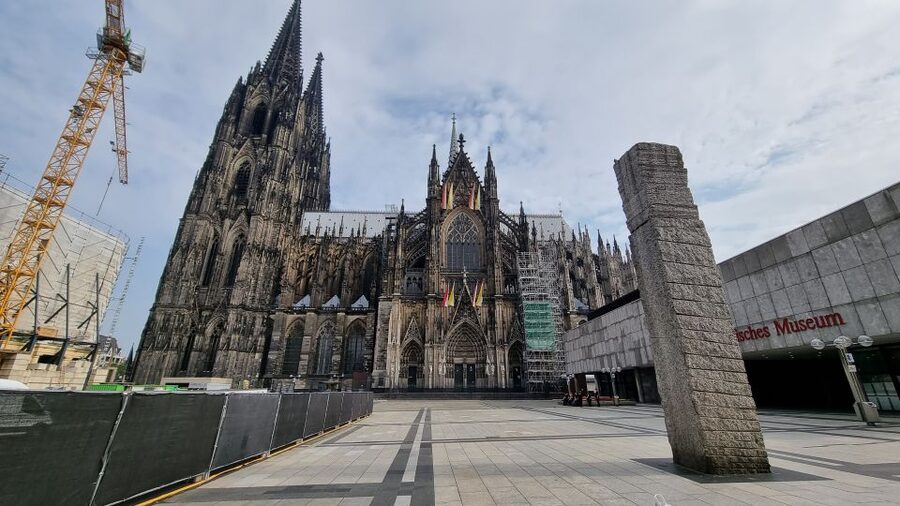 Cologne: Old City Guided Walking Tour - Rain or shine, 90 minutes that work even when your schedule is tight