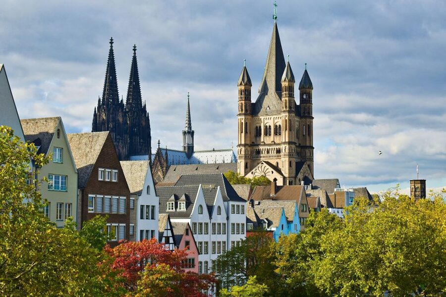 Cologne: Old Town Highlights Walking Tour - Old marketplaces, Historic Town Hall, and a Romanesque church you should not skip