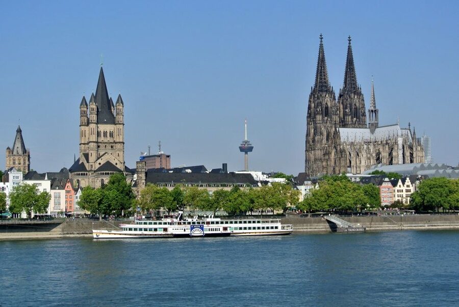 Cologne: Old Town Highlights Walking Tour - Price, time, and how to get the most from the 2-hour format
