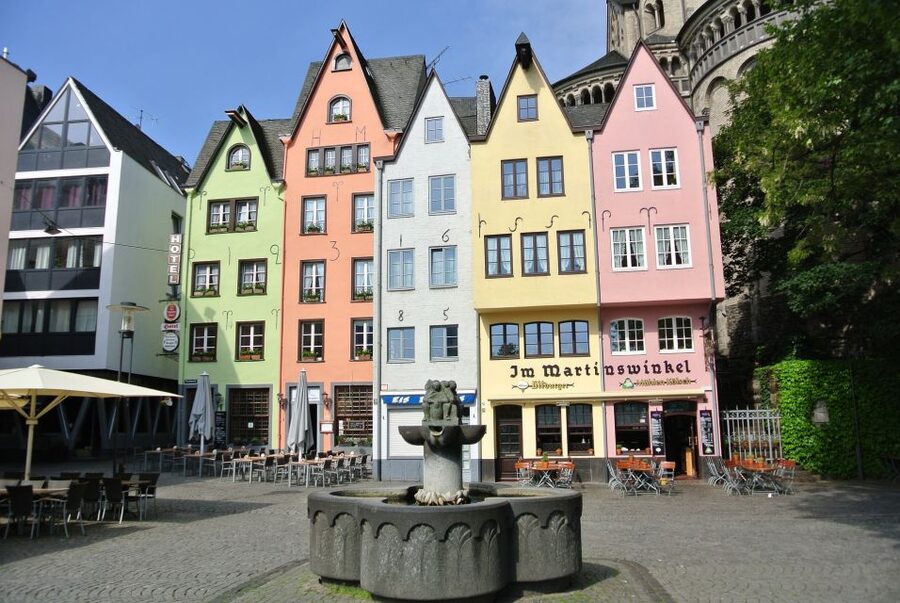 Cologne: Old Town Historical Walking Tour with GEO Epoche - Glockengasse: street names and stories that give context