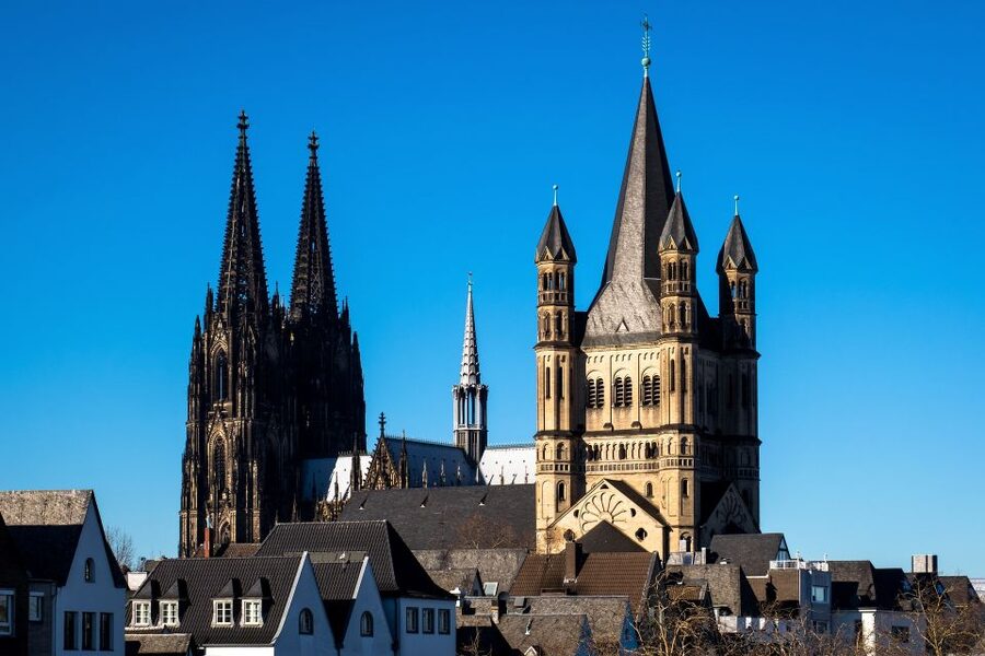 Cologne: Old Town Historical Walking Tour with GEO Epoche - Starting point at Heumarkt 47: how to meet up smoothly