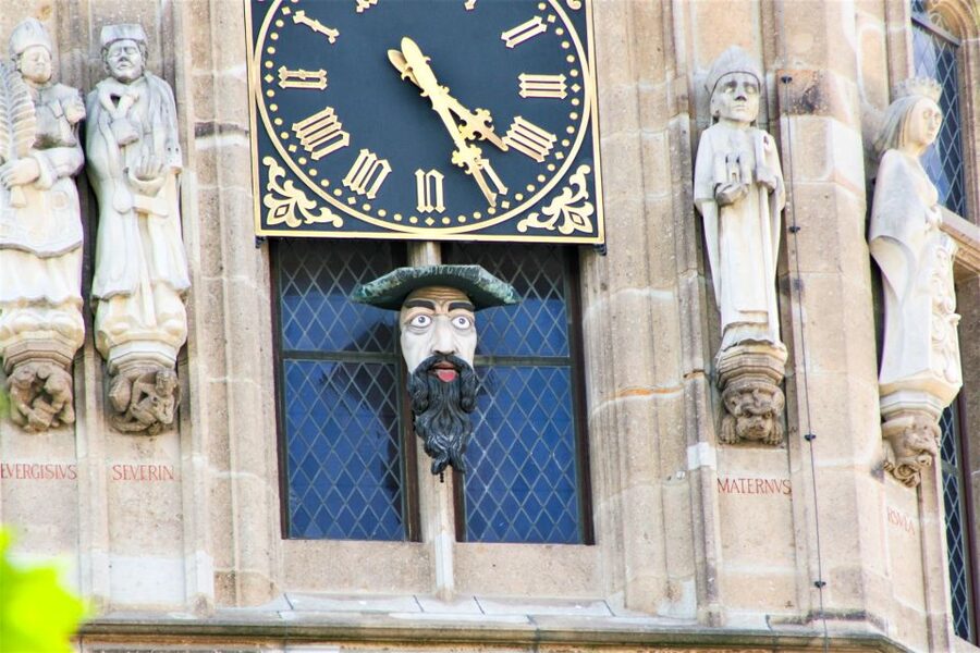 Cologne: Old Town Walking Tour with 1 Brewery Visit & 1 Beer - Key things you will notice on this tour