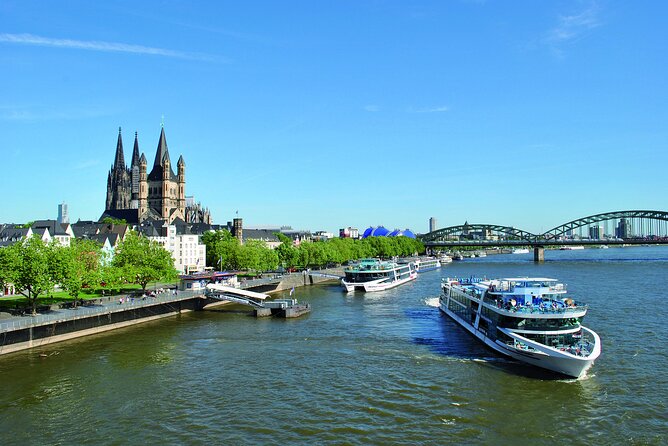 Cologne Rhine River 1-Hour Sightseeing Cruise - Old town and the Rheinauhafen harbor area: what you might notice