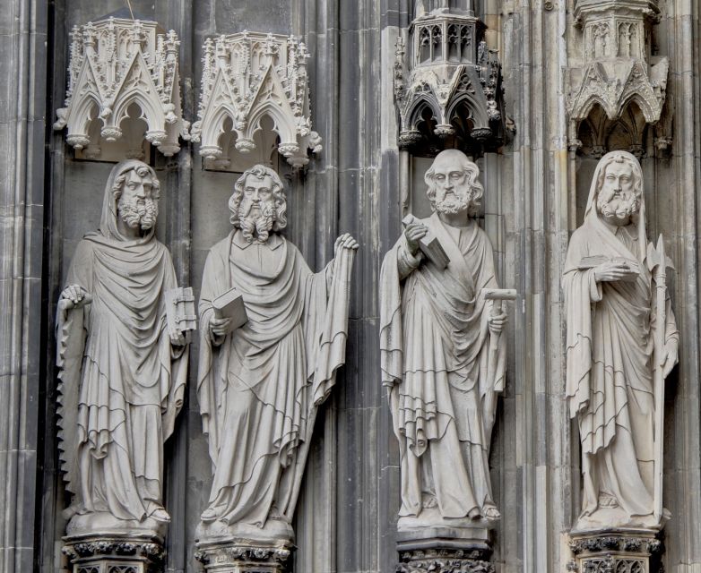 Cologne: Sagen- und Histörchentour in German - From Old Town to the Rhine: famous sights without wasting time