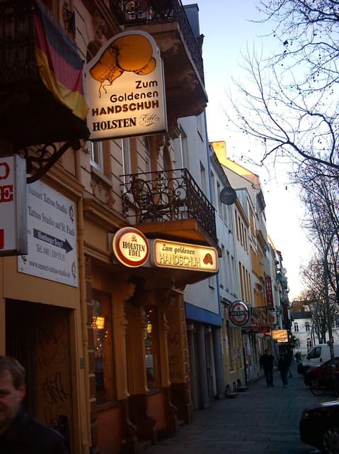 CSI St. Pauli - Crime Scene St. Pauli - Where the tour starts: Millerntorplatz and getting your bearings