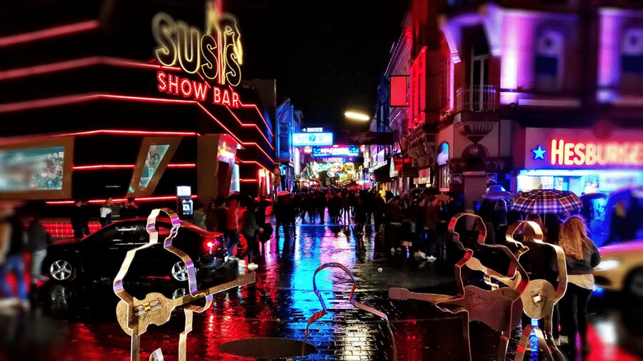 Die Kiez-Kapitän Reeperbahn & Beatles Kieztour Hamburg - Key highlights you will actually feel during the tour