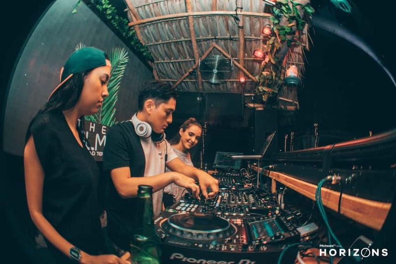 DJ for a Day: Learn to Mix Like a Pro in Berlin. - Your 2-hour flow: from basics to a playable mini-set
