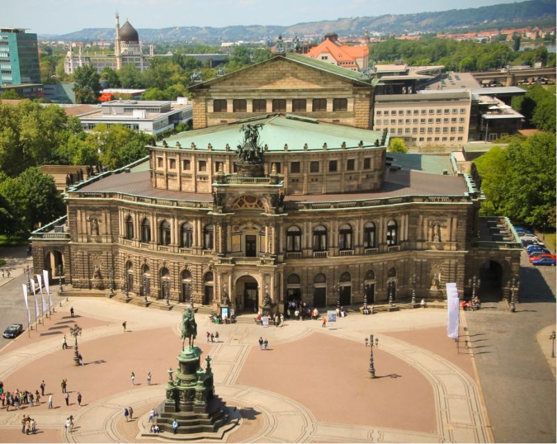 Dresden: 1.5-Hour Comedy Bus Tour in German - How the rolling comedy stage changes Dresden in 90 minutes