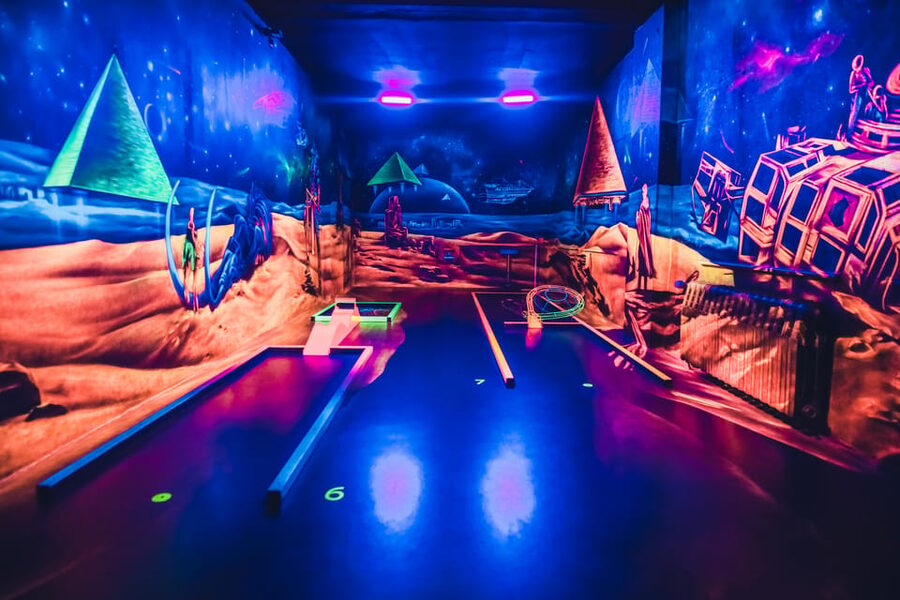 Dresden: 3D black light minigolf in the Barock Eventpark - Should You Book BLACKLUXX in Dresden?