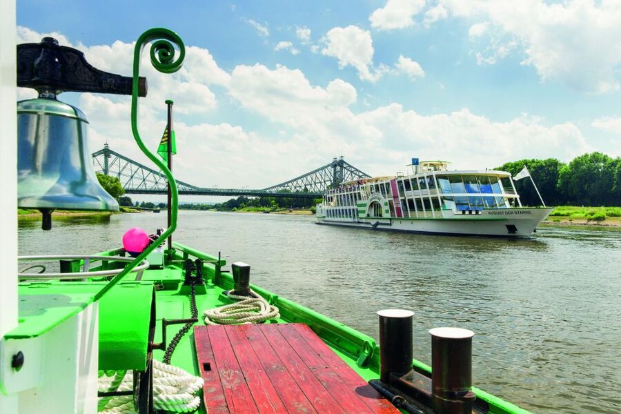 Dresden: Bridges River Tour - From Dresden’s old town out to Blasewitz and the Blue Wonder Bridge