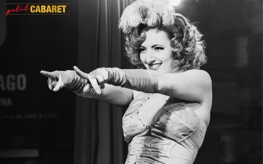 Dresden: BURLESQUE - SPECTACLE: Shimmy 'n' Shake Nights - The Show in Plain Terms: Glitz, Humor, Music, and Seduction