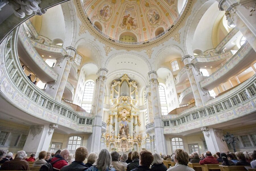 Dresden: Complete Walking Tour with Frauenkirche Visit - Catholic Hofkirche and the Meaning of Dresden’s Religious Architecture