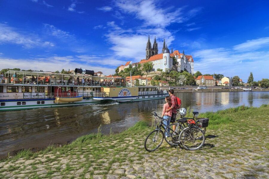 Dresden: Elbe River Cruise to Meissen - Strolling Meissen’s Streets: Walls, Squares, and a Museum or Factory Stop