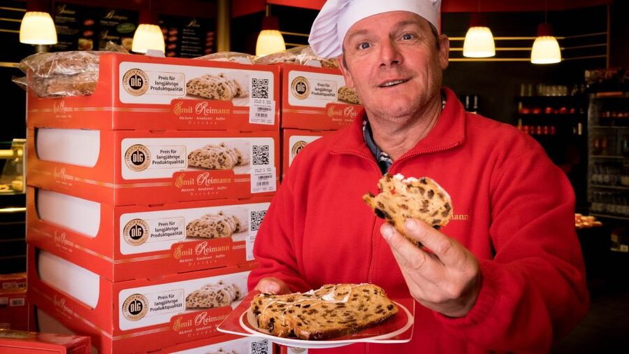 Dresden: Guided Bus Tour to Stollen Bakery with Tasting - Who should book this tour, and who should skip it