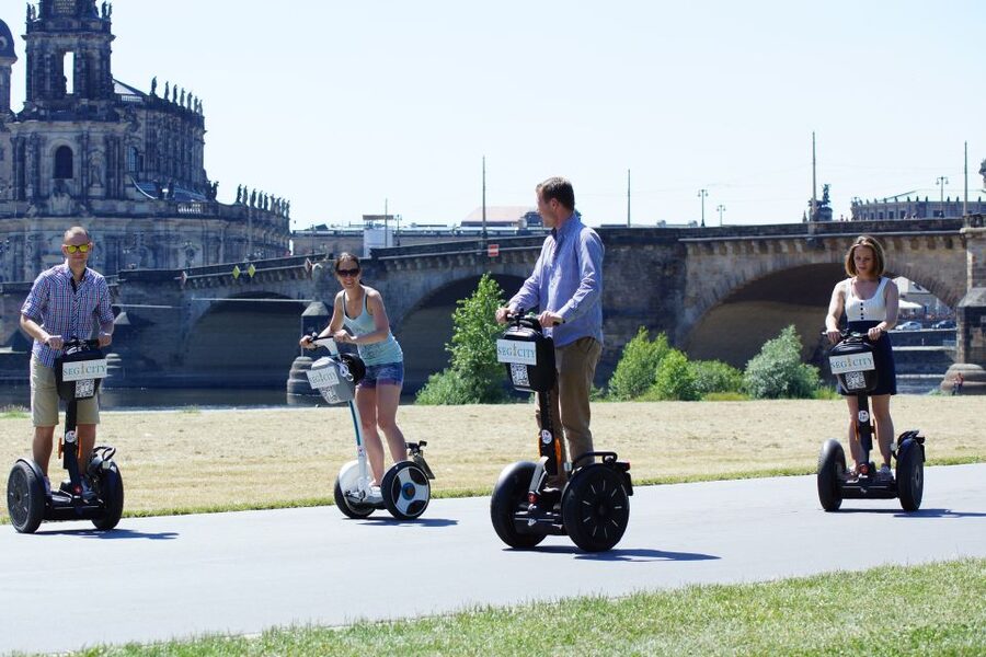 Dresden: Guided Segway Klassik Tour - Crossing the Alber bridge to Neumarkt