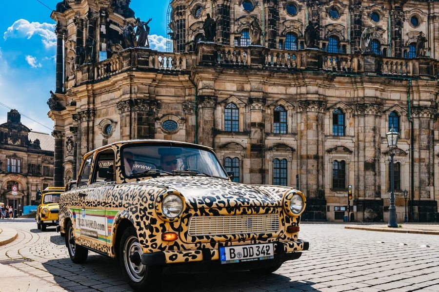 Dresden: Guided Sightseeing Tour in Classic Trabi Car - Entering the Trabi With a Real 4-Speed Primer