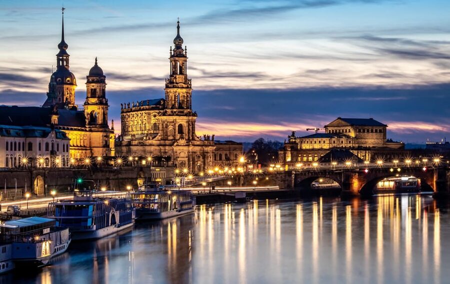 Dresden Old Town - Guided Walking Tour in English - Neumarkt and Frauenkirche, with Martin Luther right at the start