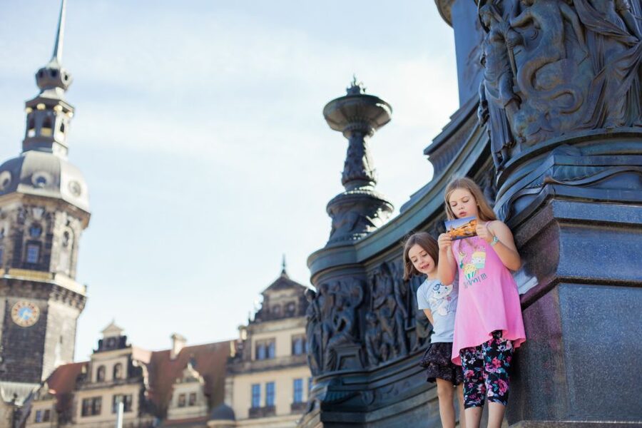 Dresden: Old Town Scavenger Hunt for Children - The Zwinger finish and the emergency envelope safety net