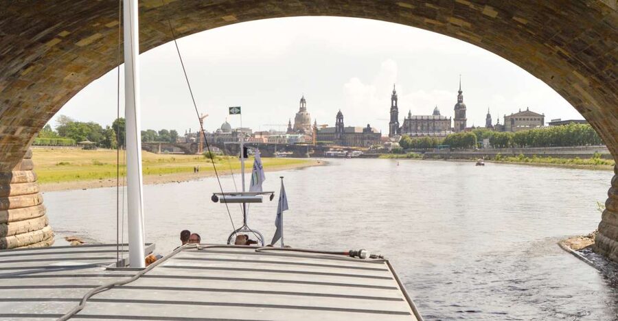Dresden: Paddle Steamer Cruise & Canaletto View - The 1-hour flow on the paddle steamer: what happens when