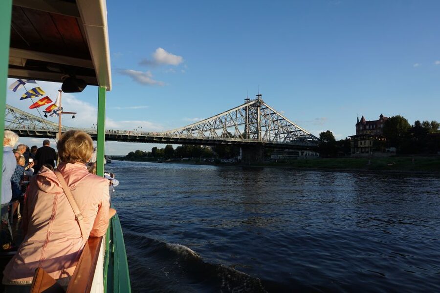 Dresden: River Sightseeing Boat Cruise - Food and Drinks onboard: What You Get, and What to Watch