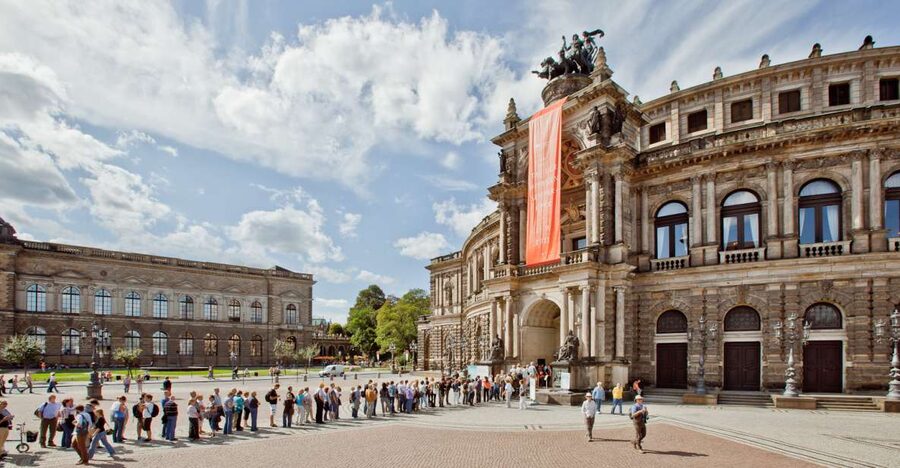 Dresden: Semperoper Tickets and Guided Tour - Semperoper in Dresden, why this tour is worth 45 minutes