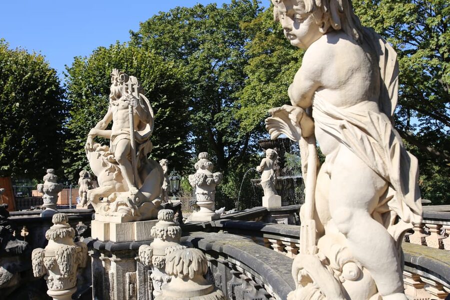Dresden: Sightseeing Walking Tour in English - Semper Opera House: Baroque splendor with a cultural pulse