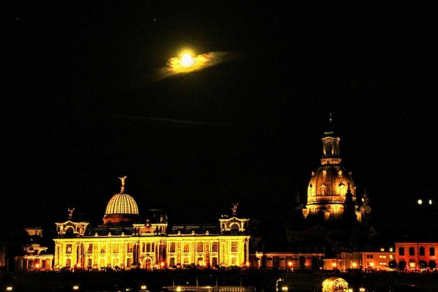 Dresden: The Original Night Watchman Tour in Lantern Light - Zwinger and Dresden Castle: Royal Dresden in Low Light