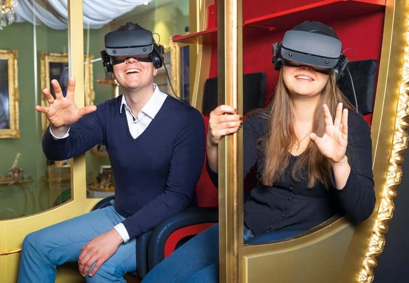 Dresden: Virtual Reality Time Travel Experience Ticket - Entering SENSEUM Dresden with Augustus the Strong’s welcome