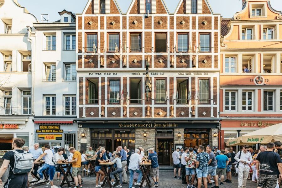 Düsseldorf: Altbier-Safari Beer Walking Tour - Who should do the Altbier-Safari, and who might want a different plan