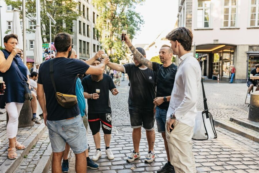 Düsseldorf: Altbier-Safari Beer Walking Tour - The guide is the difference, and names matter