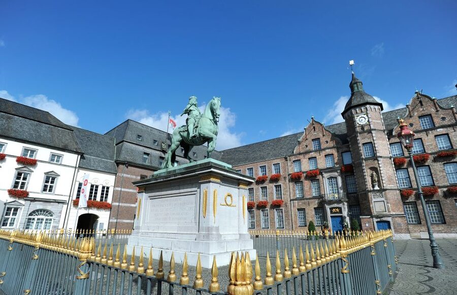 Düsseldorf: Altstadt Guided Tour - Why This Altstadt Walk Feels More Than a Pub Crawl
