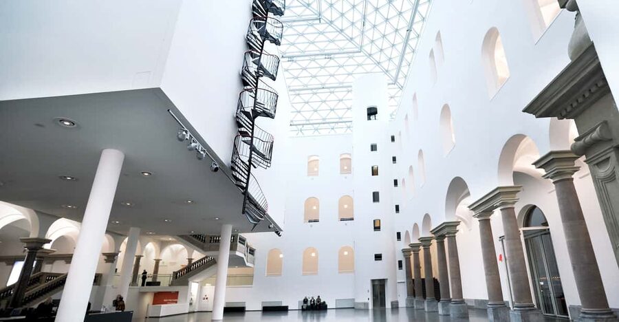 Düsseldorf: Art:walk museum pass - Picking Up Your Voucher: The One Place You Must Go First