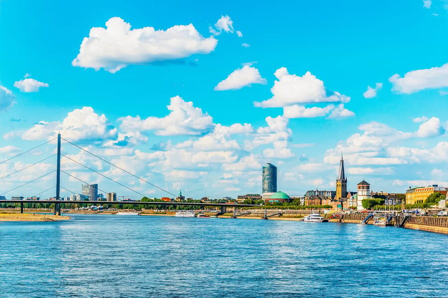 Düsseldorf: City Sightseeing Cruise on the Rhine - Who Should Book This Düsseldorf Rhine Cruise
