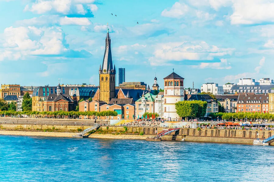 Düsseldorf: City Sightseeing Cruise on the Rhine - A 1-Hour Rhine Reset in the Middle of Düsseldorf