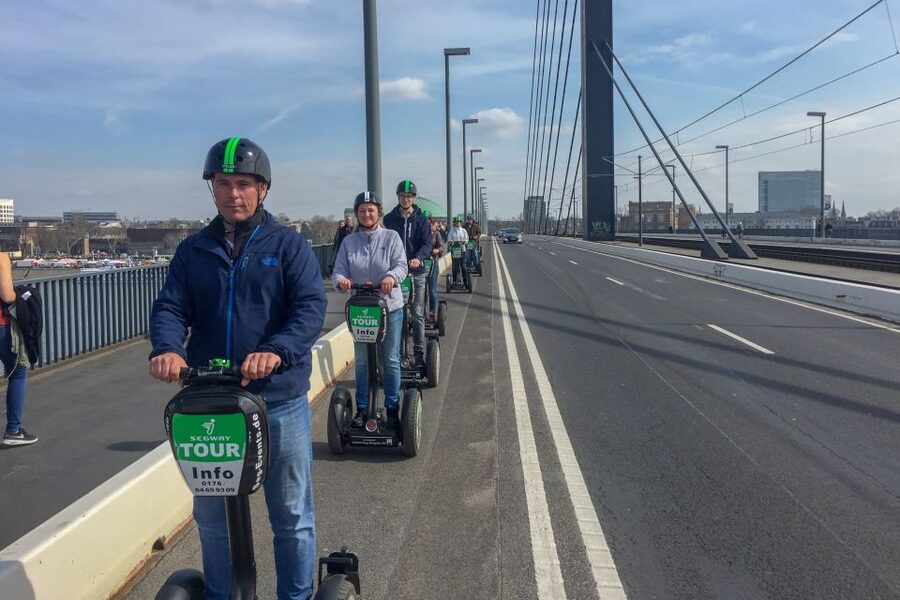 Düsseldorf: Classic City Segway Tour - Old Town and Rhine Promenade: The Heart of Düsseldorf in One Stretch