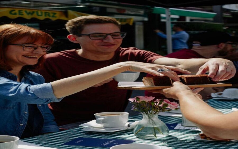 Düsseldorf: Culinary Soul Guided Tour - The spice shop and traditional mustard lesson