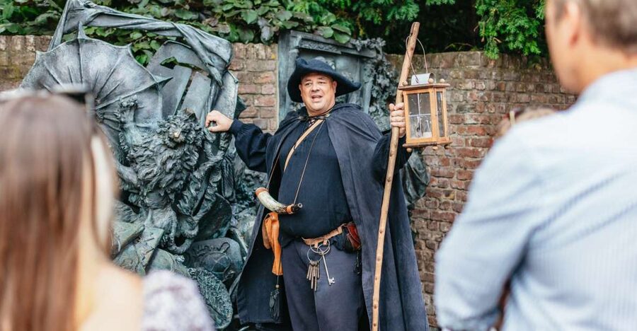 Düsseldorf: Guided Tour with a Night Watchman - Key highlights you can feel right away