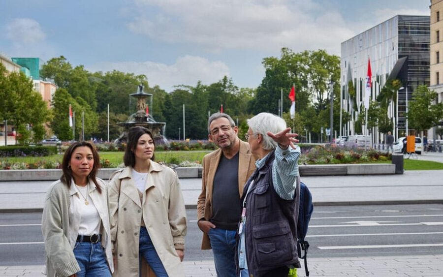 Düsseldorf: In a nutshell - the 60 minutes tour - Bergerstr city museum entry, and what to do after Königsallee